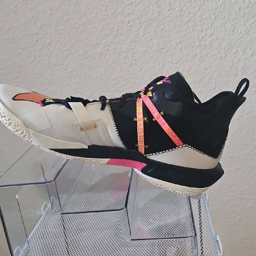 AIR Jordan Why Not Zer0.4 Orange and Black Athletic Shoes